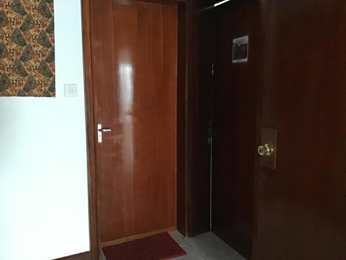 Anns Guesthouse Bakaugambia Экстерьер фото