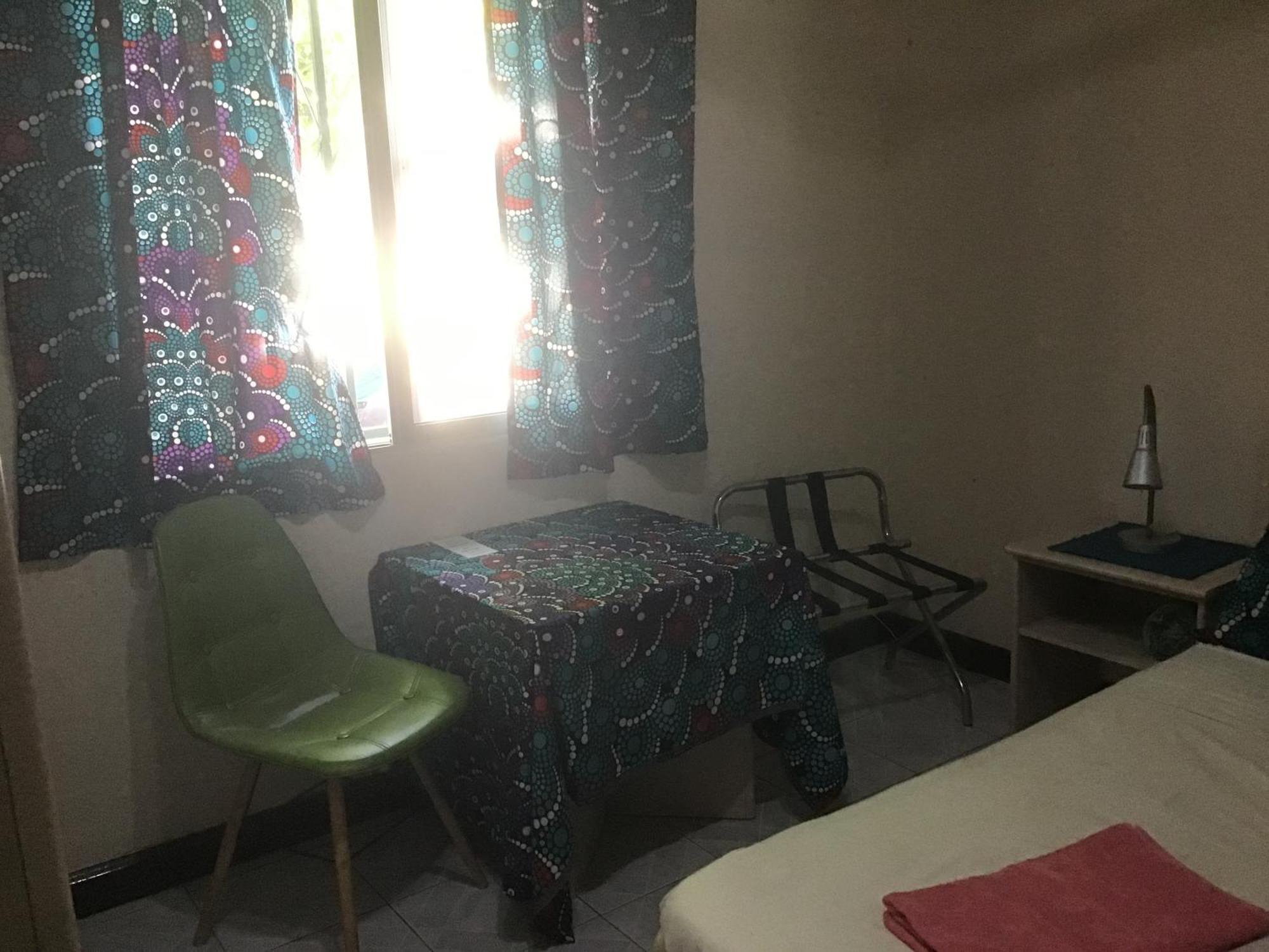 Anns Guesthouse Bakaugambia Экстерьер фото