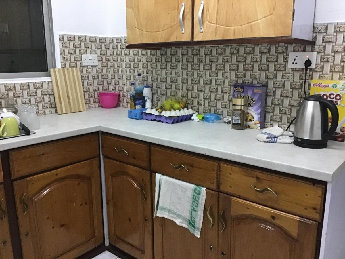 Anns Guesthouse Bakaugambia Экстерьер фото