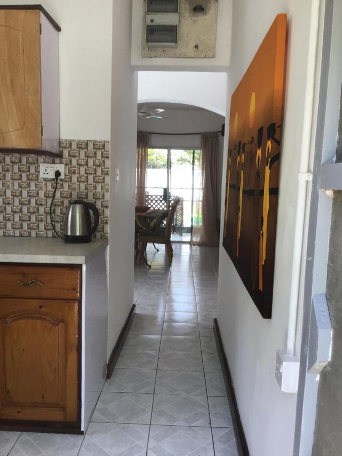 Anns Guesthouse Bakaugambia Экстерьер фото